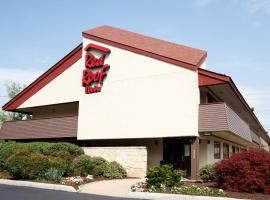 Red Roof Inn Detroit - Farmington Hills，位于法明顿希尔斯的酒店