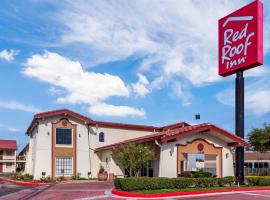 Red Roof Inn Houston East I-10，位于休斯顿的酒店