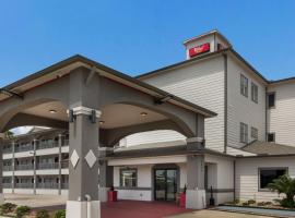 Red Roof Inn PLUS + Galveston - Beachfront，位于加尔维斯敦的酒店