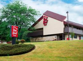 波士顿红屋顶酒店 - 绍斯伯勒/伍斯特，位于Southborough的酒店