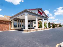 HomeTowne Studios by Red Roof Wilmington - New Castle，位于纽卡斯尔的酒店