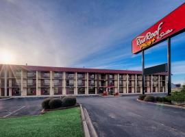 Red Roof Inn PLUS+ Huntsville – Madison，位于麦迪逊的酒店