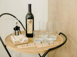 Burnett Cottage - Pine，位于锡达拉皮兹的酒店