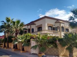 5 bedroom holiday Villa Yasmine, perfect for family holidays, near beaches，位于塞拉的酒店