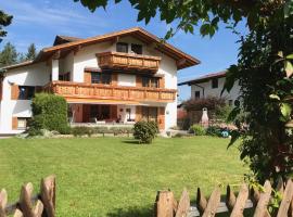 Schneehaus Chalet，位于埃尔瓦尔德的酒店