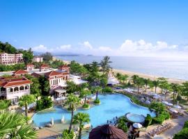 Centara Grand Beach Resort Phuket - SHA Plus，位于卡伦海滩的带按摩浴缸的酒店