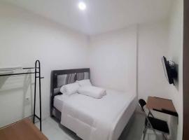 RedDoorz near Alun Alun Kota Serang，位于Gedeg的酒店