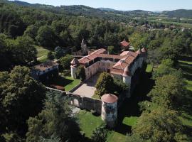Château de Goutelas，位于Marcoux的酒店