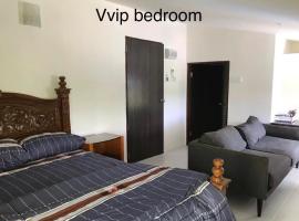 Fikri's Wetland Guesthouse & Resort，位于Kampong Losong的酒店