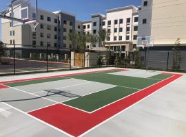 Staybridge Suites Irvine - John Wayne Airport by IHG，位于尔湾的酒店
