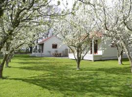 Terracotta Lodge & Cottages，位于Carterton的木屋