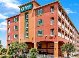 Quality Inn & Suites Galveston - Beachfront，位于加尔维斯敦海塘区的酒店