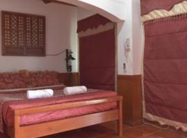 ang tahanan ni aling meding hotel and rest，位于圣巴勃罗的酒店