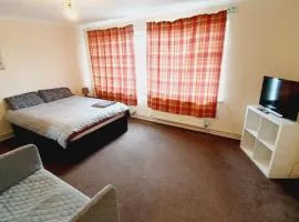 4 Bedroom Thundersley Apartment