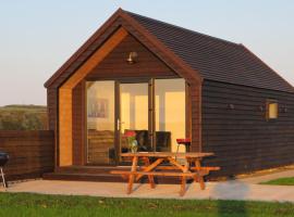 Islandcorr Farm Luxury Glamping Lodges and Self Catering Cottage, Giant's Causeway，位于布什米尔斯的度假屋