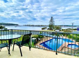 Penguin Mews Merimbula，位于梅林布拉的酒店