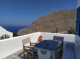 Cycladic houses in rural surrounding，位于阿莫尔戈斯的酒店