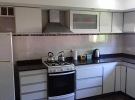 Departamentos Roque Pérez，位于Roque Pérez的酒店