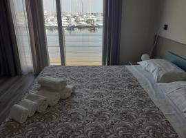 SARACENO HOTEL，位于维博瓦伦蒂亚码头的酒店