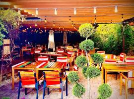 潘西奈亚迈莱克森酒店，位于肯皮亚图尔济的酒店