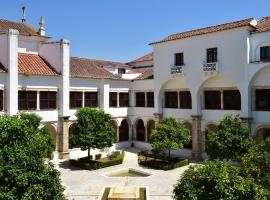 维拉维克萨修道院宾馆，位于维拉维索萨的带泳池的酒店