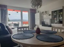 Apartment 33