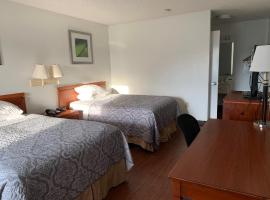 Travelodge Suites by Wyndham MacClenny I-10，位于Macclenny的酒店