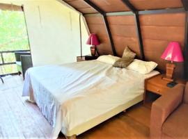 Watu Mabur Holiday Centre and Camping，位于班图尔的酒店