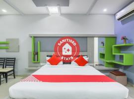 OYO 65889 Hotel Pyramid，位于甘地讷格尔的酒店