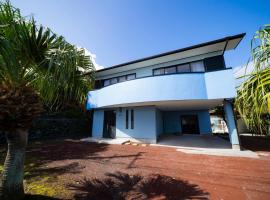 Hachijyo-island Blue Eight -八丈島ブルーエイト-，位于Mitsune的酒店