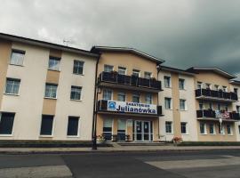 Sanatorium Julianówka Helena Szulc, Maksym Szulc S.C.，位于切霍齐内克的酒店