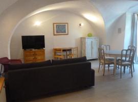 Appartement tout confort 2-4 personnes Joyeuse-ARDECHE，位于茹瓦厄斯的酒店