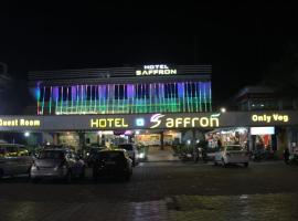 Hotel Saffron，位于Gandeva的酒店