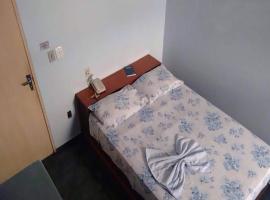Hotel Pousa La，位于Cosmópolis的酒店