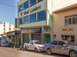 OYO Hotel Lambert，位于坎布伊的酒店