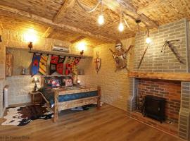 chambre d'hôte medieval du vieux bourg，位于Chailloué的酒店