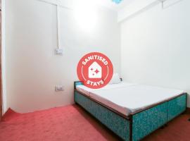 SPOT ON 49211 Hotel D.P. Bar，位于Rāmpur的酒店