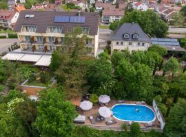 Hotel-Restaurant Haus Nicklass，位于英格尔芬根的酒店