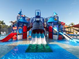 Oaks Sunshine Coast Oasis Resort，位于卡伦德拉的带停车场的酒店