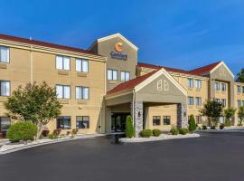 Comfort Inn & Suites Troutville - Roanoke North - Daleville，位于托特维尔的酒店