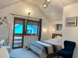 Łajba-noclegi na wydmie