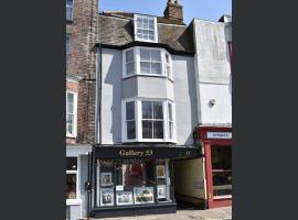 Stunning 18th Century 5 Bed House Old-Town Hastings，位于海斯廷斯的酒店