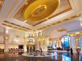 宁波凯洲皇冠假日酒店，位于宁波鼓楼站附近的酒店