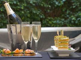 珀斯皇冠假日酒店，位于珀斯的酒店