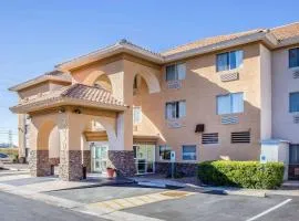 Comfort Inn & Suites near Kino Sports Complex