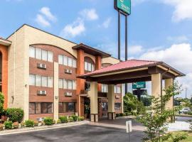 Quality Inn & Suites Morrow Atlanta South，位于莫罗的酒店