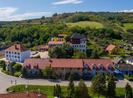 Hotelový dům Adina - Bed and Breakfast，位于Kurdějov的酒店