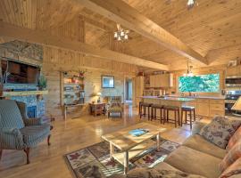 Game Room and Mtn Views! Family Blue Ridge Retreat，位于Abshers的酒店