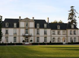 Grand Hôtel "Château de Sully" - Piscine & Spa，位于贝叶的带按摩浴缸的酒店