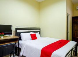 RedDoorz @ Jalan Bali Cilacap，位于Gumilir的酒店